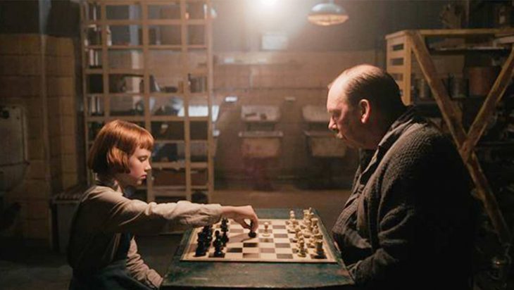 Gambito de dama una reseña a la exitosa serie de Netflix
