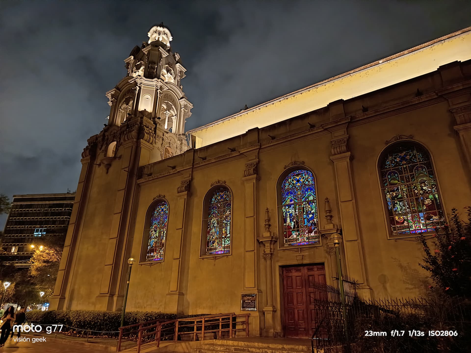 Moto G77 camara principal noche