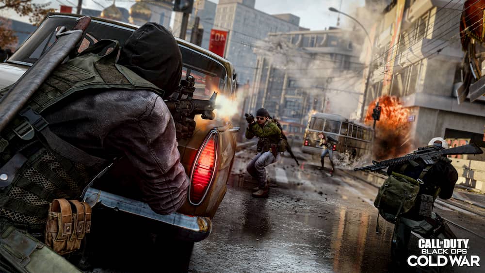 Reacción del DualSence con el armamento de Call of Duty Black Ops Cold War en PS5 peru