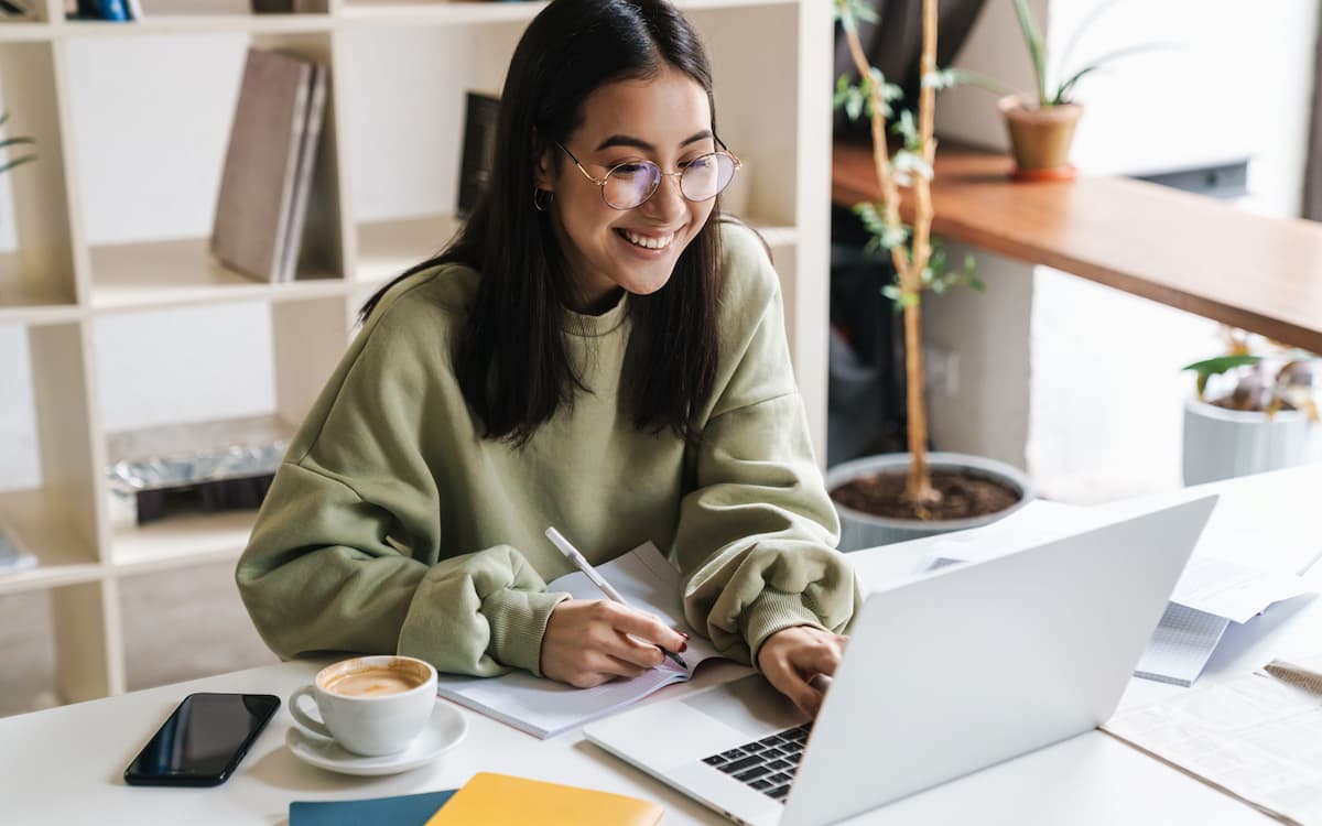 ¿Cómo es la metodología de las carreras universitarias en línea? como-es-la-metodologia-de-las-carreras-universitarias-en-linea (1) carreras universitarias